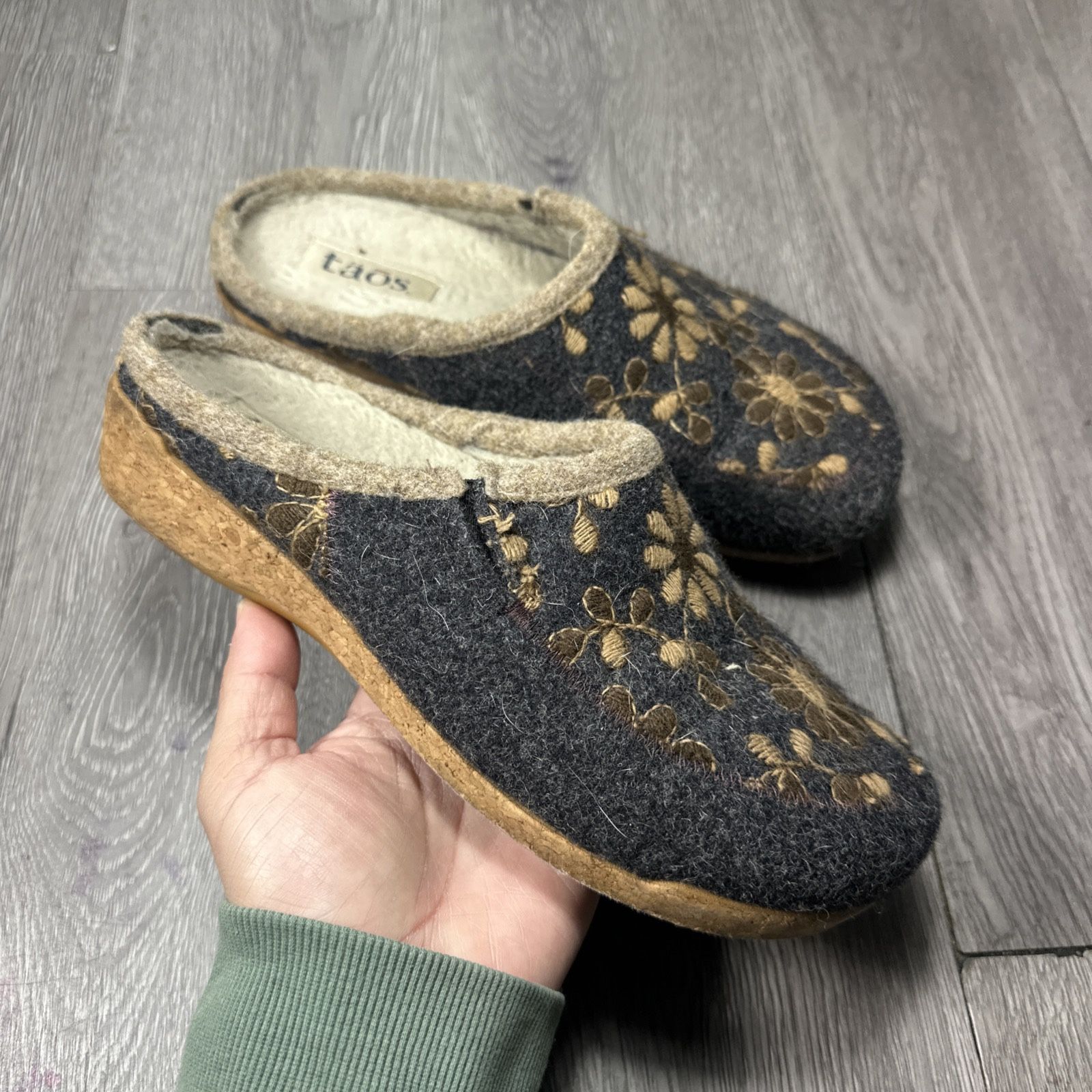 Taos Women’s 39 Woolderness Floral Wool Slip on Clogs Slippers Lined Comfort