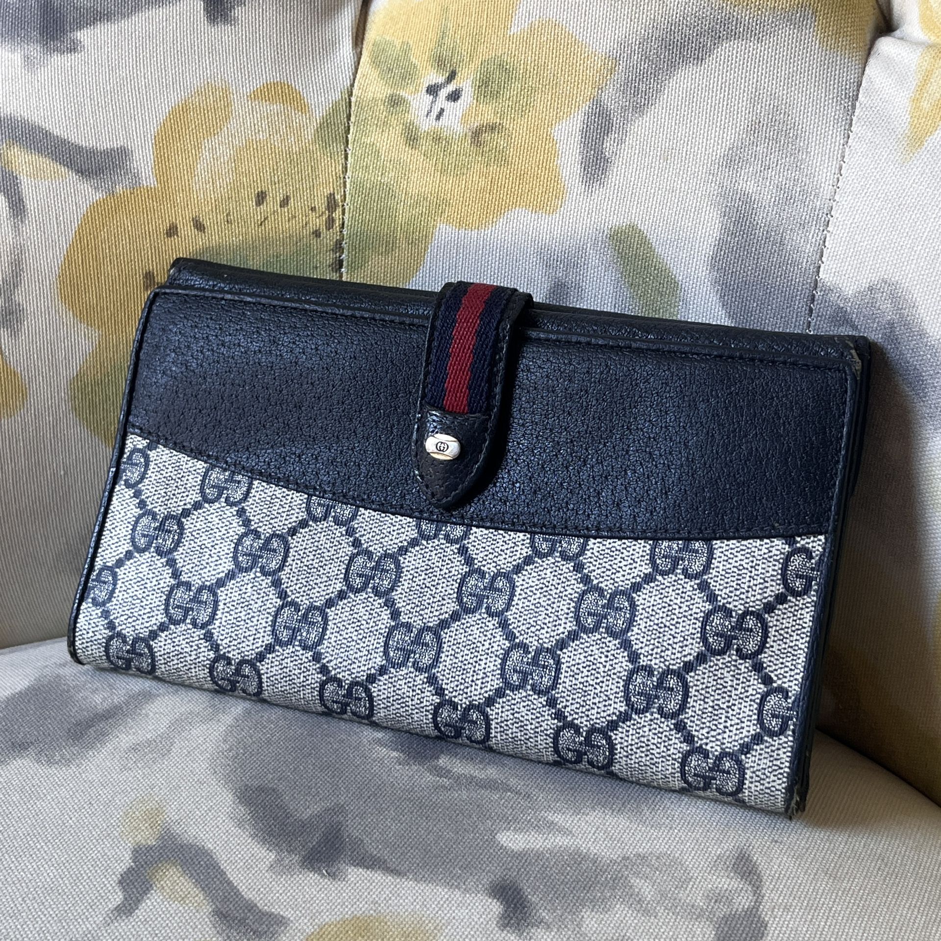 Authentic Vintage Gucci Trifold/Checkbook Wallet