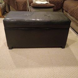 Lavish Home 30-inch Faux Leather Storage Ottoman (Brown)