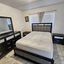 Black, Gray  Queen Bedroom Set Silver Rhinestones 