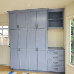 Kitchen Cabinets In Great Shape