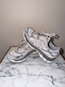 ASICS GEL-NYC Cream/Oyster Grey Sneakers Unisex Size 5 Women’s Men’s