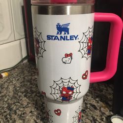 spider-man x hello kitty stanley 