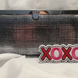 Metallic, Silver Wallet. Excellent Condition 