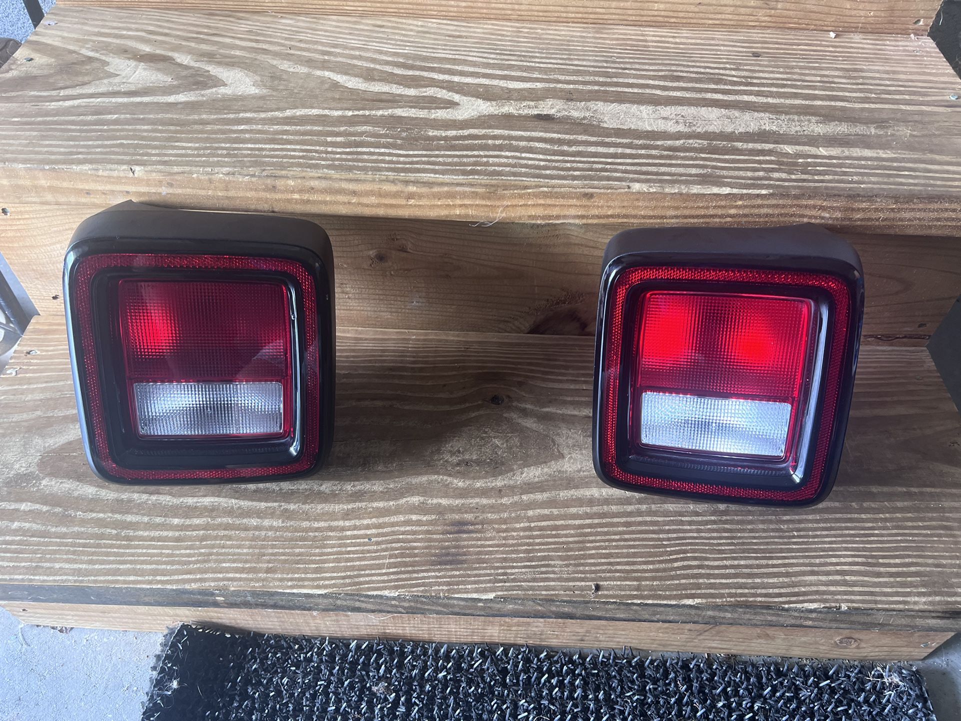 Tail Lights Wrangler JL OEM