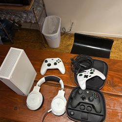 Xbox Series S (plus Extras)