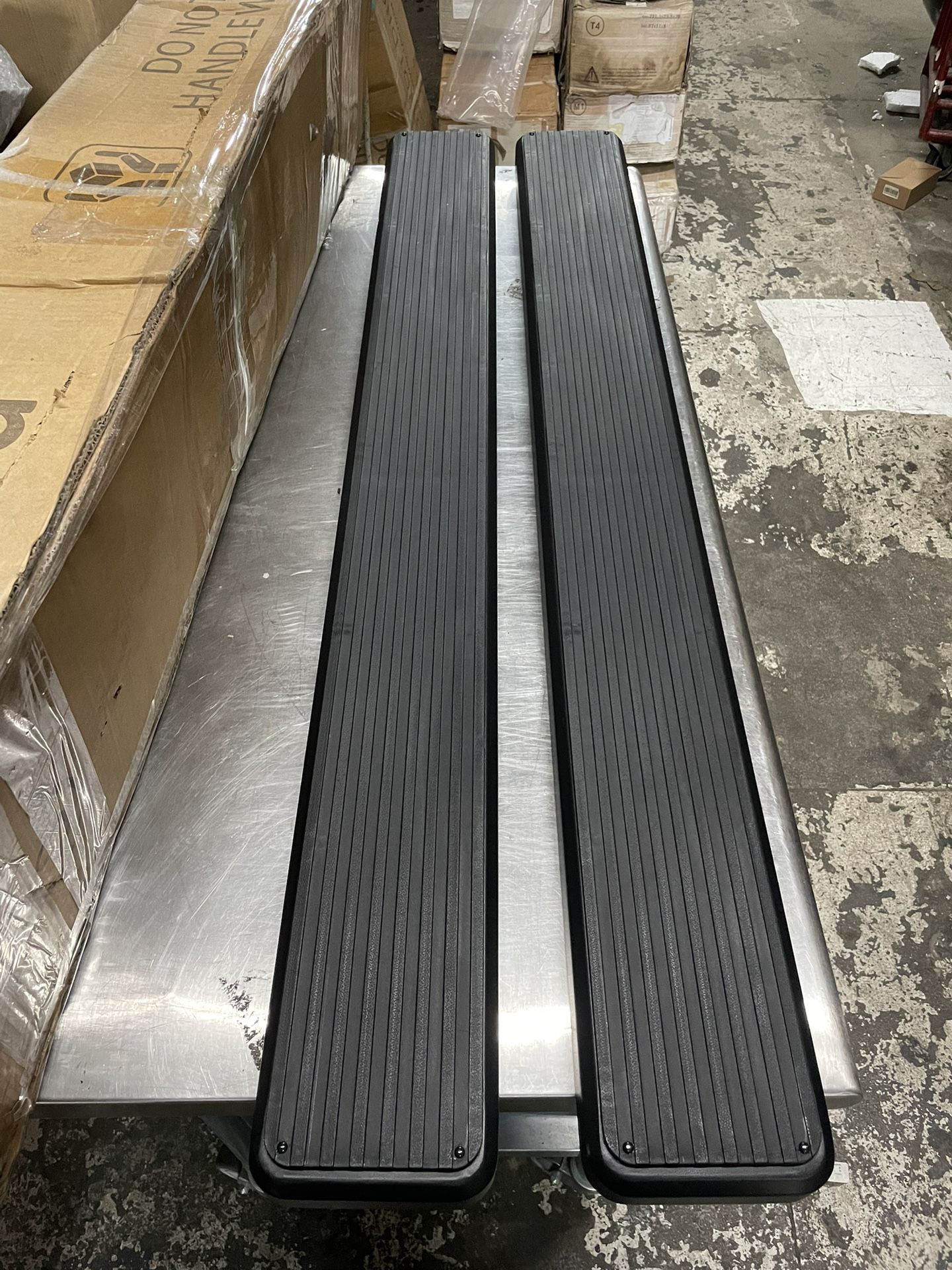 99-18 Chevy Silverado / GMC Sierra 2dr Single Cab Only Running Boards Estribos