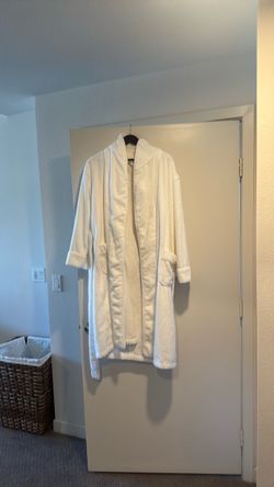 Cozy Earth Luxe Bath Robe Size Small