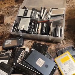 Broken Phones,and Batteries, Can be Used For Parts