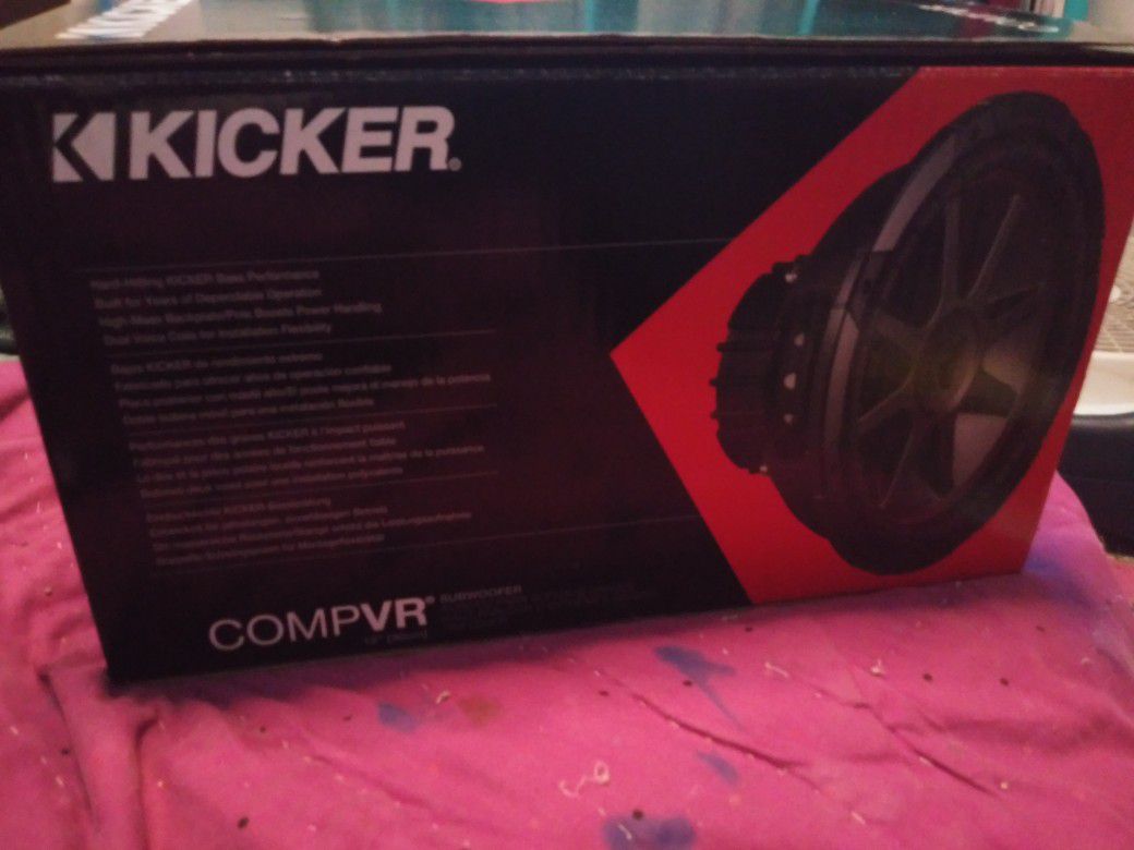 2 12inch kicker subwoofers compvr
