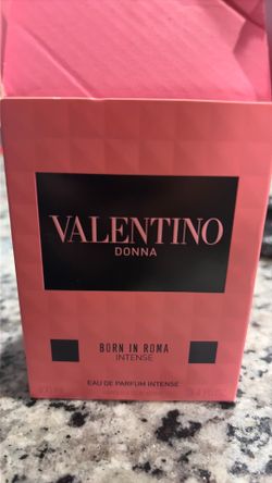 Valentino  Donna born in Roma intense