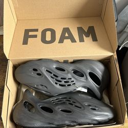 adidas Yeezy Foam RNR Onyx Size 12