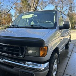 2004 Ford E-250