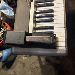 Piano Previa Con Banco Para Sentarse