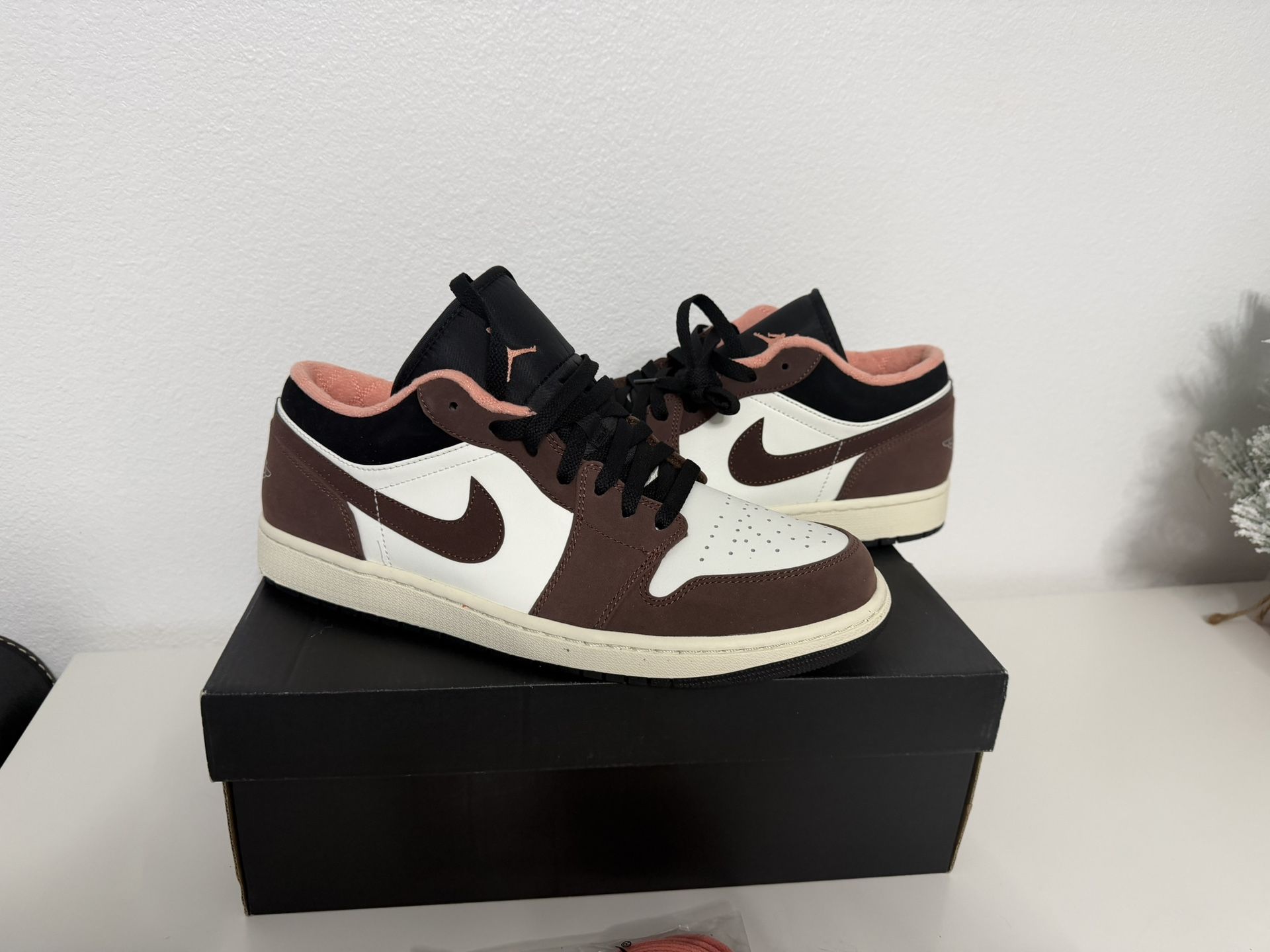 Air Jordan 1 Low Shoes Size 11.5