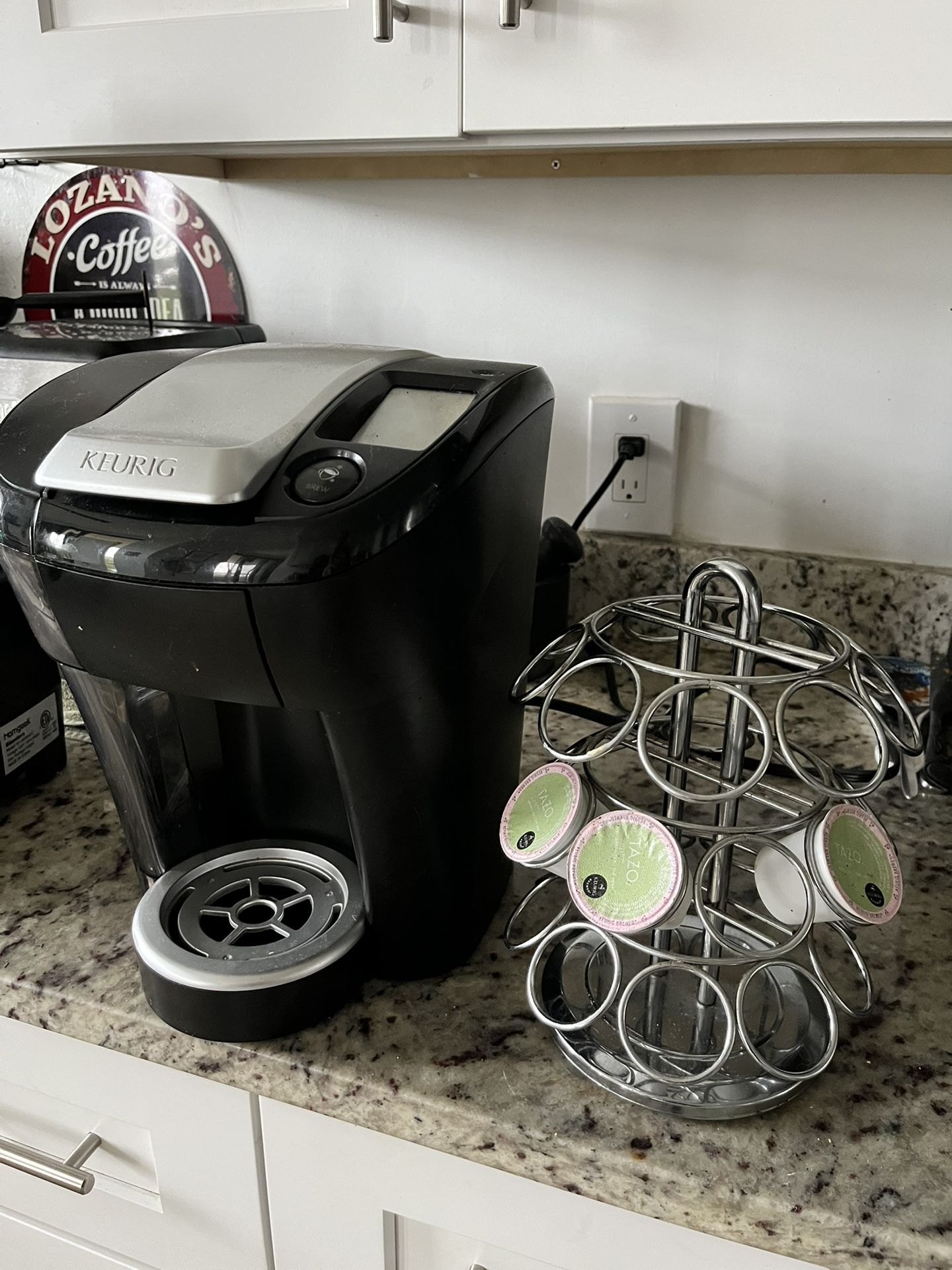 Keurig machine with K-Pod carousel holders