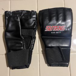 $20 OR BEST OFFER!!! MMA  gloves 