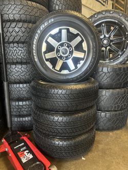 Toyota OEM Rims 17” W/ 265/70R17 Semi New Tires 