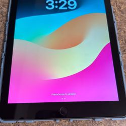 iPad 6 Generation 128GB  (FreeCase Included)