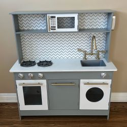 Kids Kraft Play Kitchen 