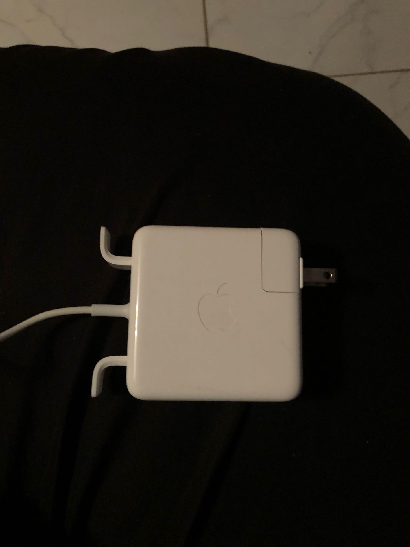 Apple 60 Watt MagSafe power adapter