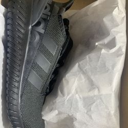 Adidas Lap tie 2.0 Size 10
