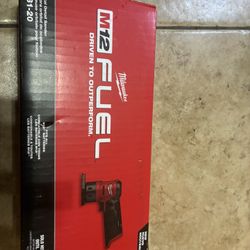 Milwaukee M12 Fuel Orbital Detail Sander Tool Only
