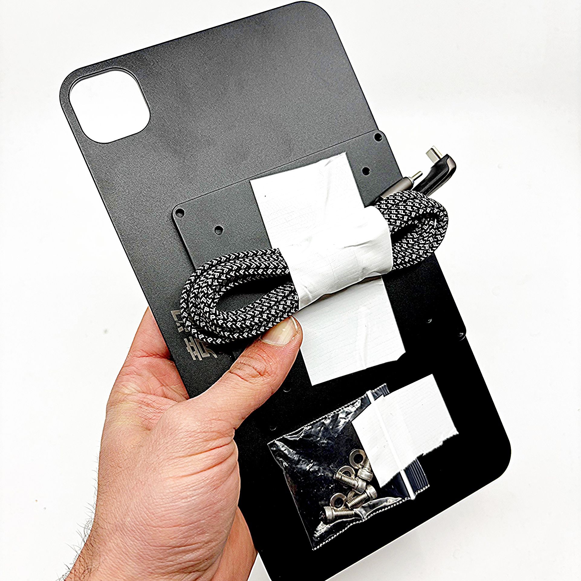 NEW! Magnetic iPad Pro Charger – Aluminum – Hands-Free Mounting