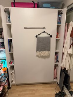MURPHY BED