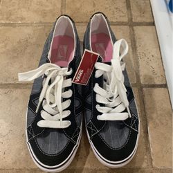 Brand New Old School Womens Vans Size 9