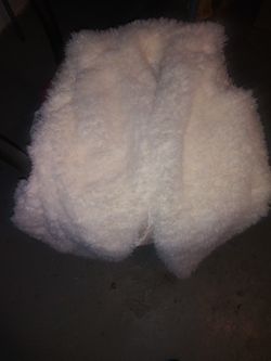 Size Med faux fur vest