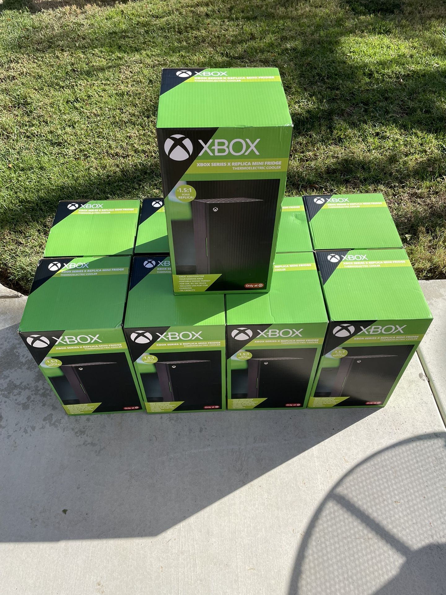 Xbox Series X Replica Mini Fridge - Xbox Series X