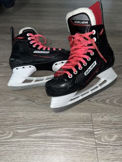 Bauer Ice Skates Size 6 (with an extra pack of laces included)