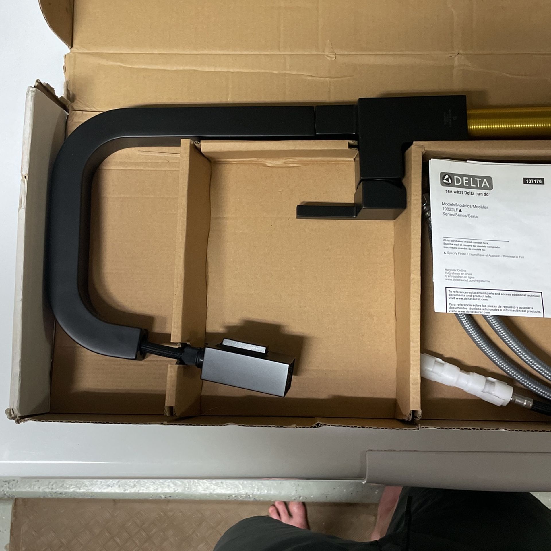 Delta Model 19825LF KITCHEN FAUCET