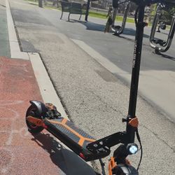 Kuririn G2 max brand new 1 month old 40mph