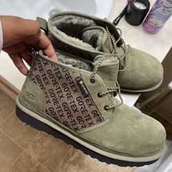 Ugg Gore Tex Green Size 11