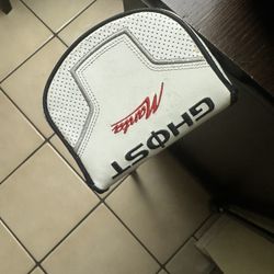 Taylormade White Used Mallet Right Handed Ghost Manta Putter