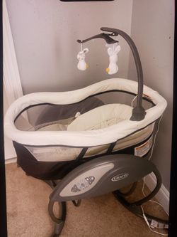 Graco Dream Glider Bassinet FANTASTIC condition!!!