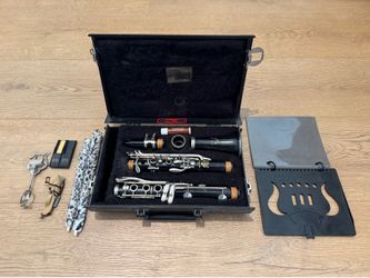 Vito USA Clarinet with Case & Accessories