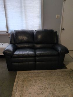 Set of 2 blue leather couches