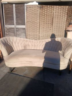 Couch 6 ft long