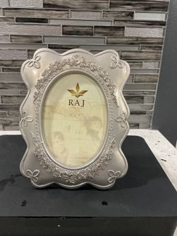 RAJ Collection 5x7 Floral Picture Frame Champagne Resin Ornate Tabletop Wall Dec