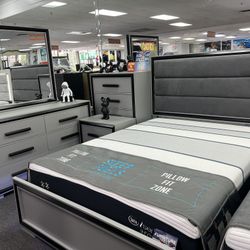 Come See 👀!! Queen 5pc Bedroom Set Now $899 !! WOW  👀👀