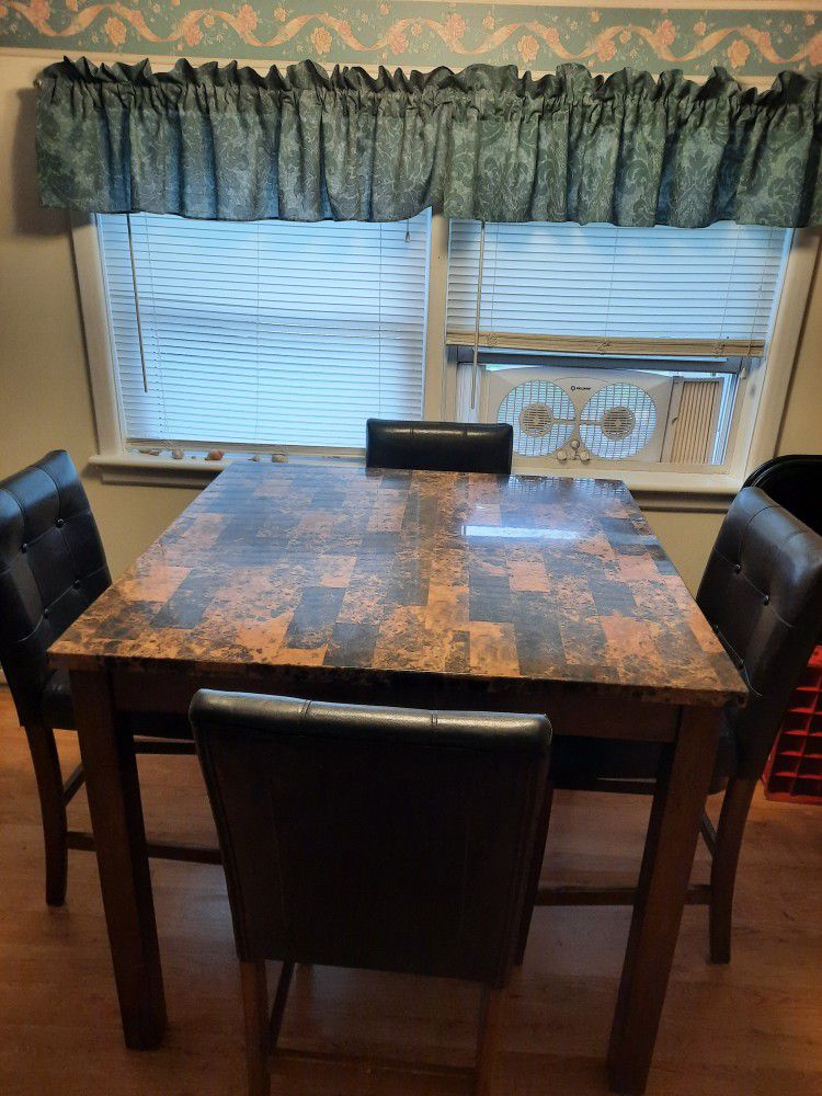 Theo Dining Room Table
