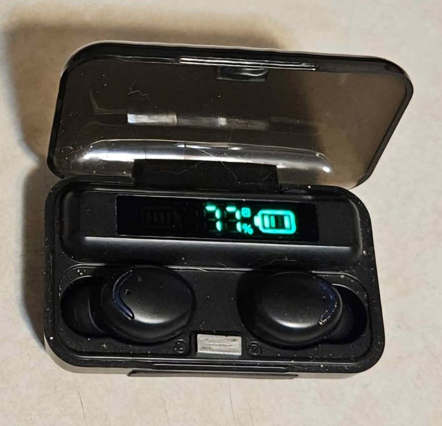 Wireless Earbuds with Charging Case - Black