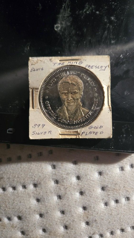 Elvis Commemorative Coin