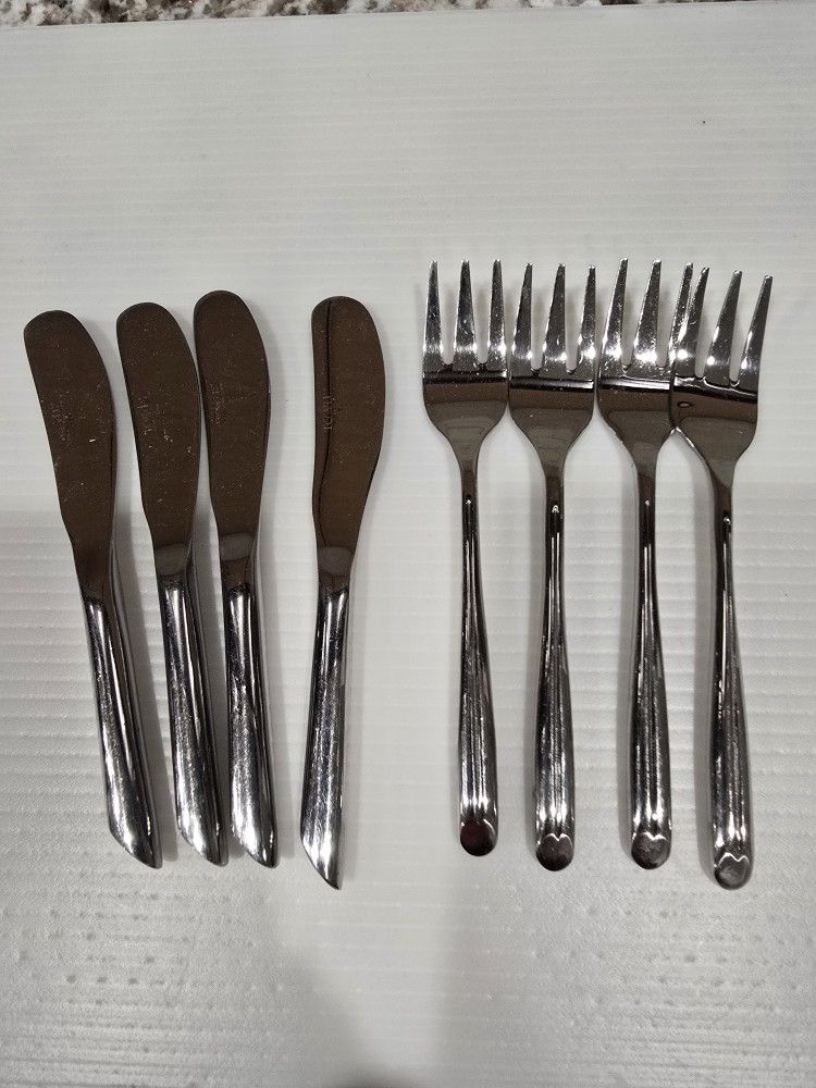 Set of 8 Appetizer Forks & Butter Knives 
