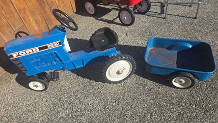 Peddle Tractor w/trailer