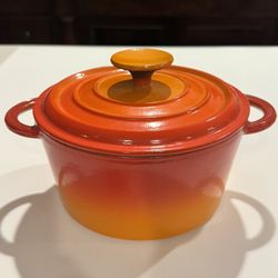 New Staub Basix Enameled Cast Iron Dutch Oven Orange 1.75 Quart