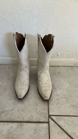 Girls Ariat boots size 3